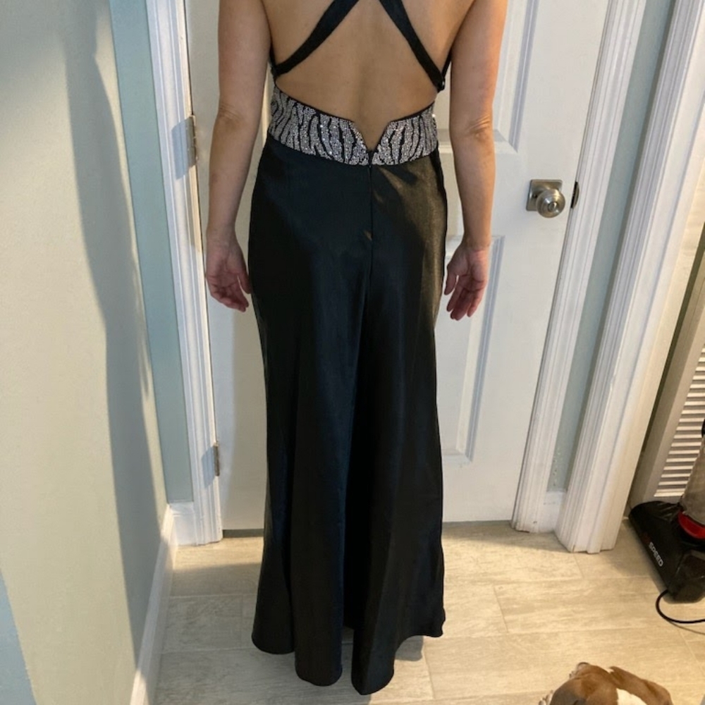 Gown - Picture 3 of 3